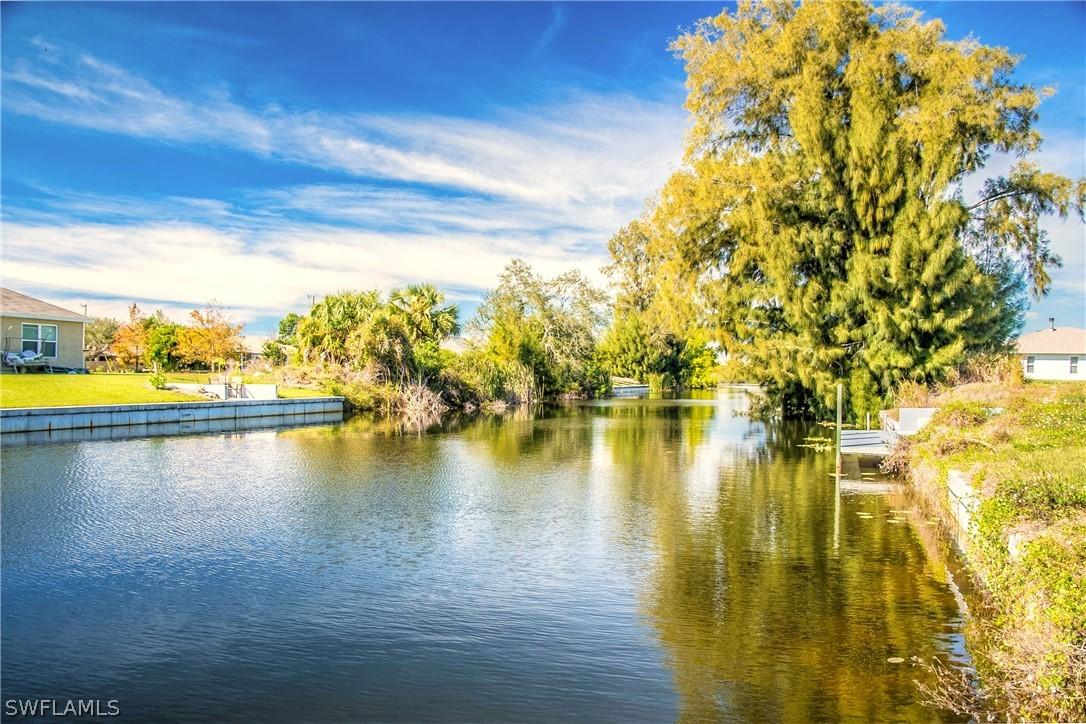 618 SW 11th Pl., Cape Coral, FL 33991