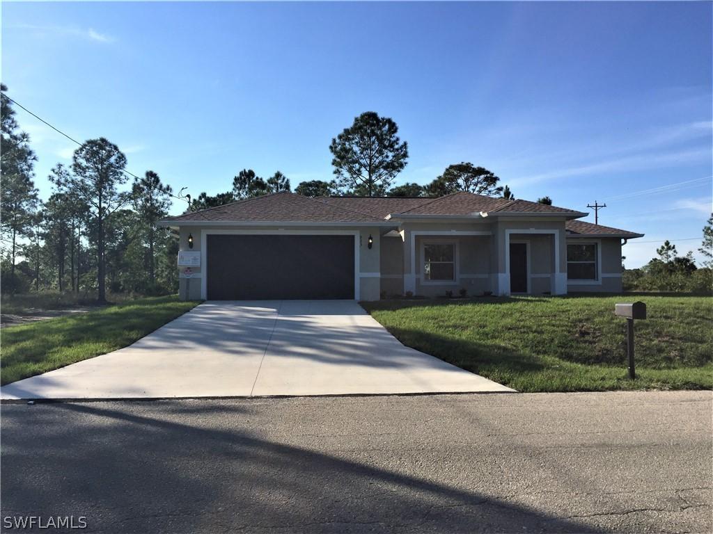 923 Pine Ave., Lehigh Acres, FL 33972
