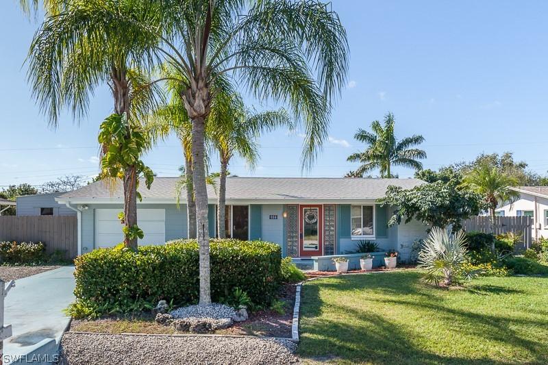 804 Entrada Dr., Fort Myers, FL 33919