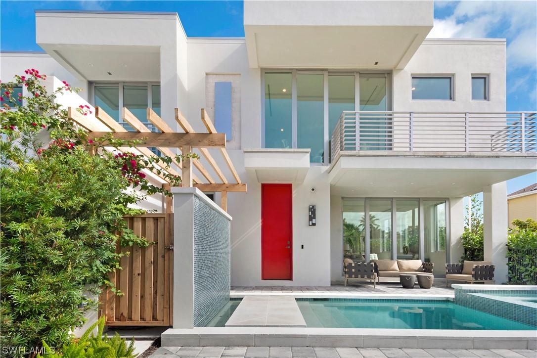 365 Banyan Blvd., Naples, FL 34102