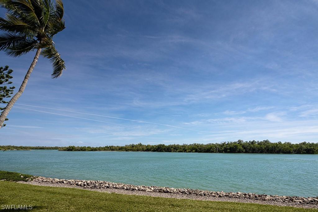 860 Admiralty Parade, Naples, FL 34102