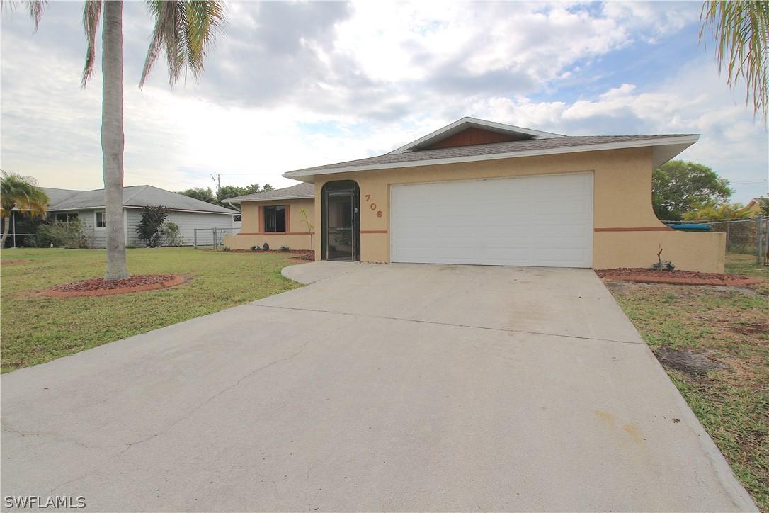 706 SW 35th Ter., Cape Coral, FL 33914