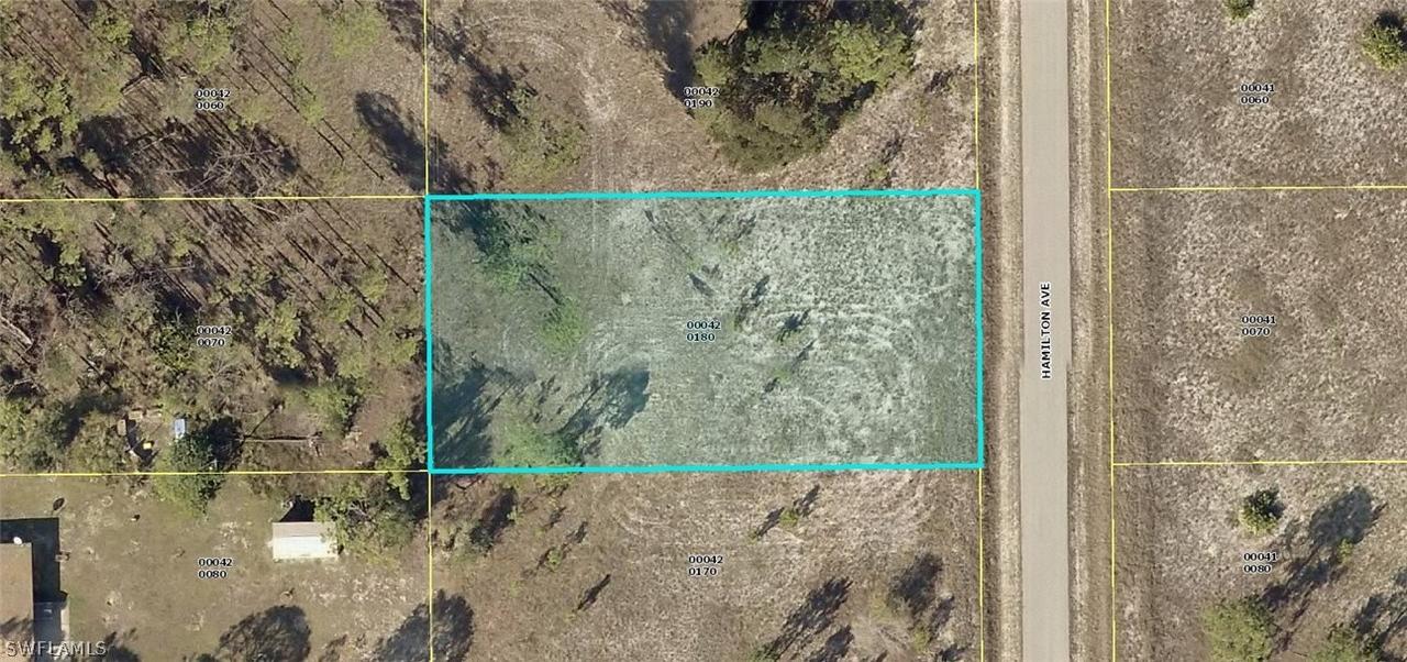 1511 Hamilton Ave., Lehigh Acres, FL 33972