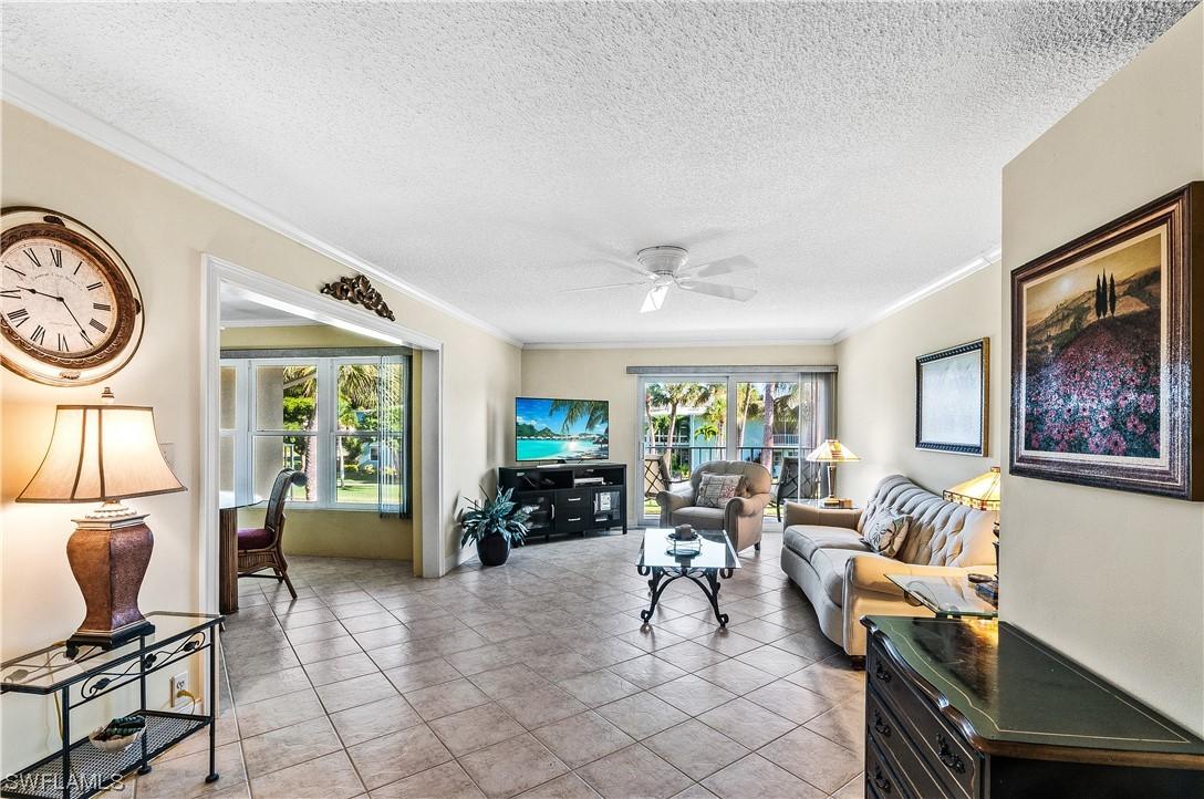 634 12th Ave., Naples, FL 34102