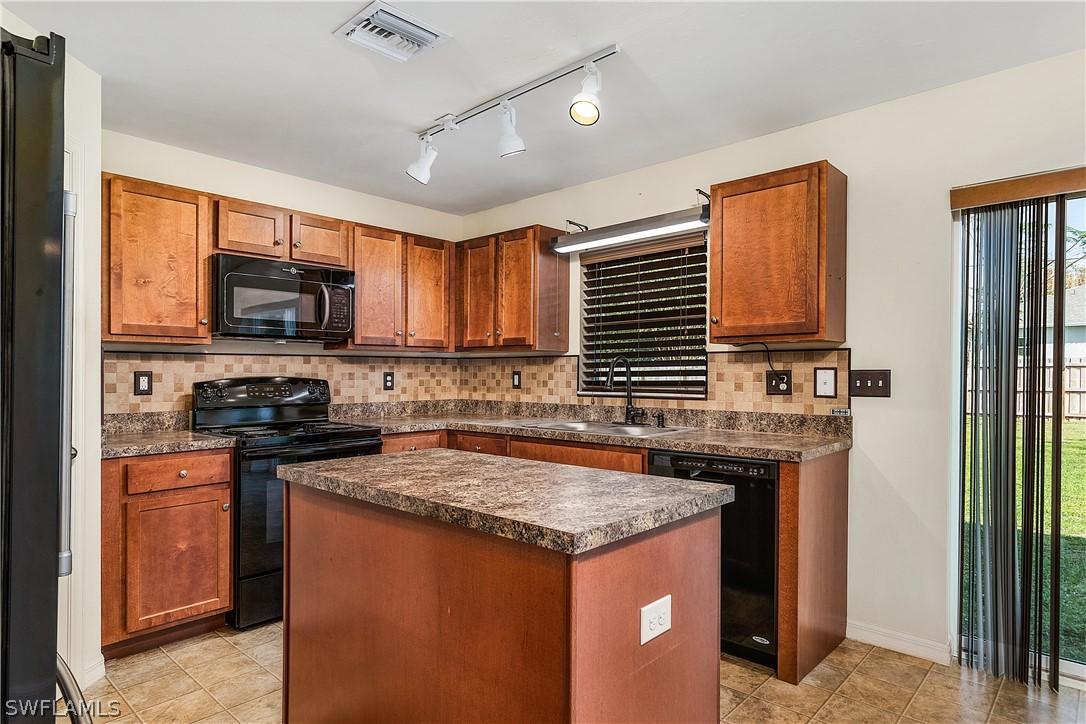 1821 SW 3rd Ave., Cape Coral, FL 33991