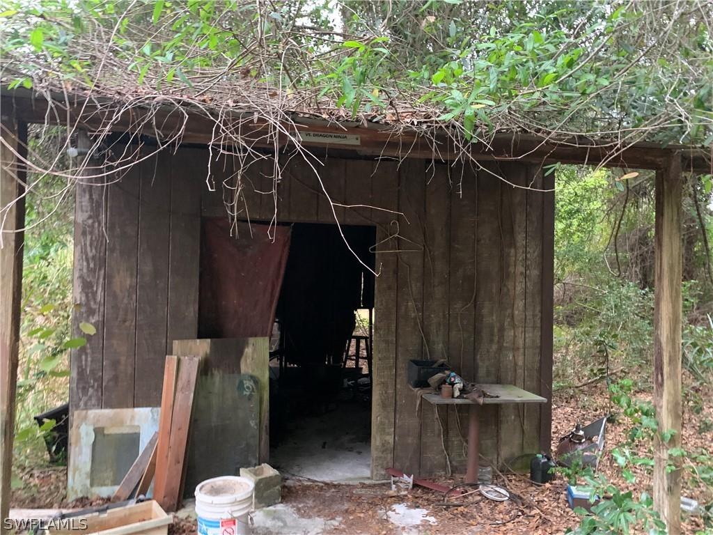 7852 Bartholomew Dr., North Fort Myers, FL 33917