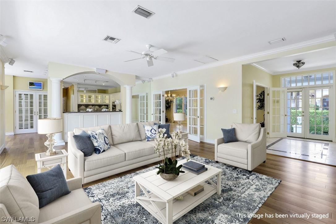 3277 Gordon Dr., Naples, FL 34102