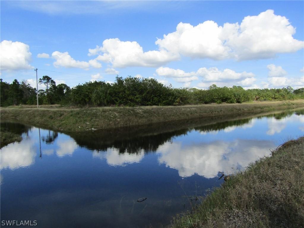 1211 Augusta St., Lehigh Acres, FL 33974