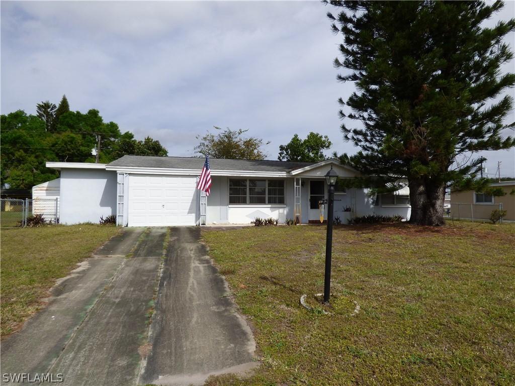 1536 Lindale Cir., Lehigh Acres, FL 33936