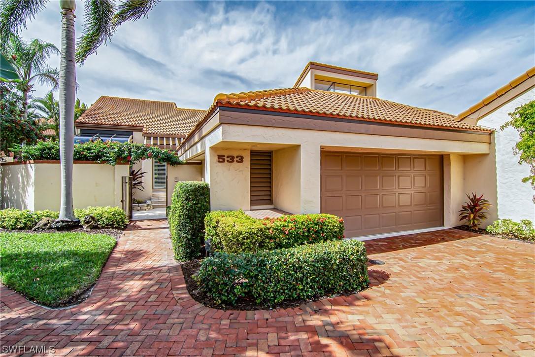 533 Bay Villas Ln. #117, Naples, FL 34108