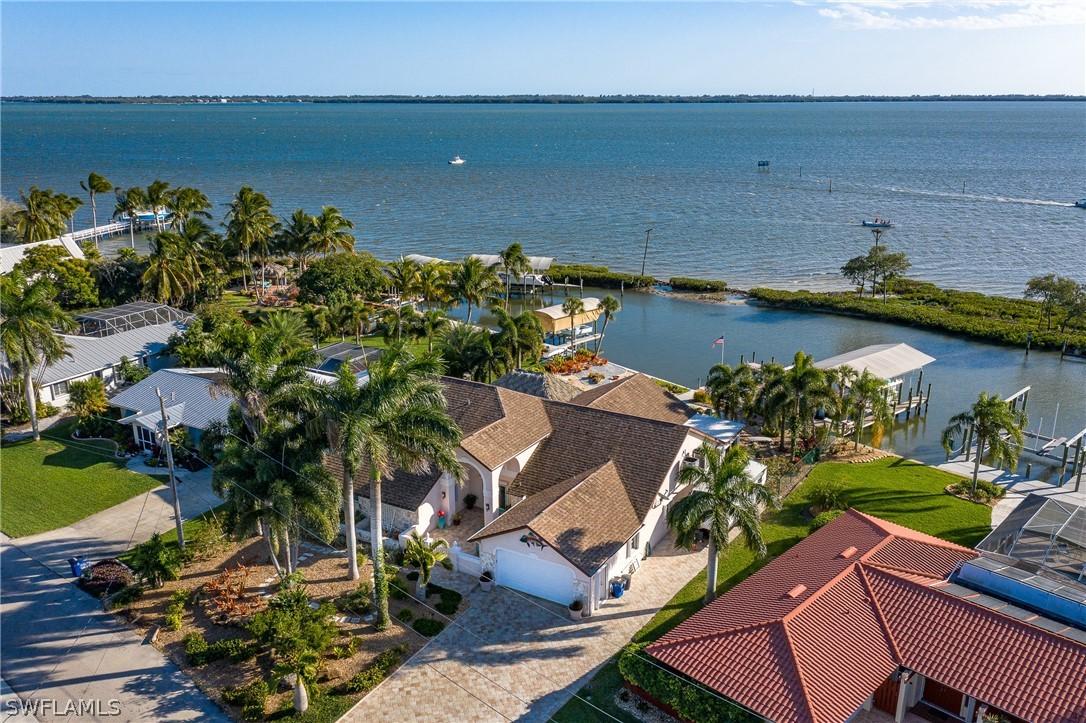 3653 San Carlos Dr., St. James City, FL 33956
