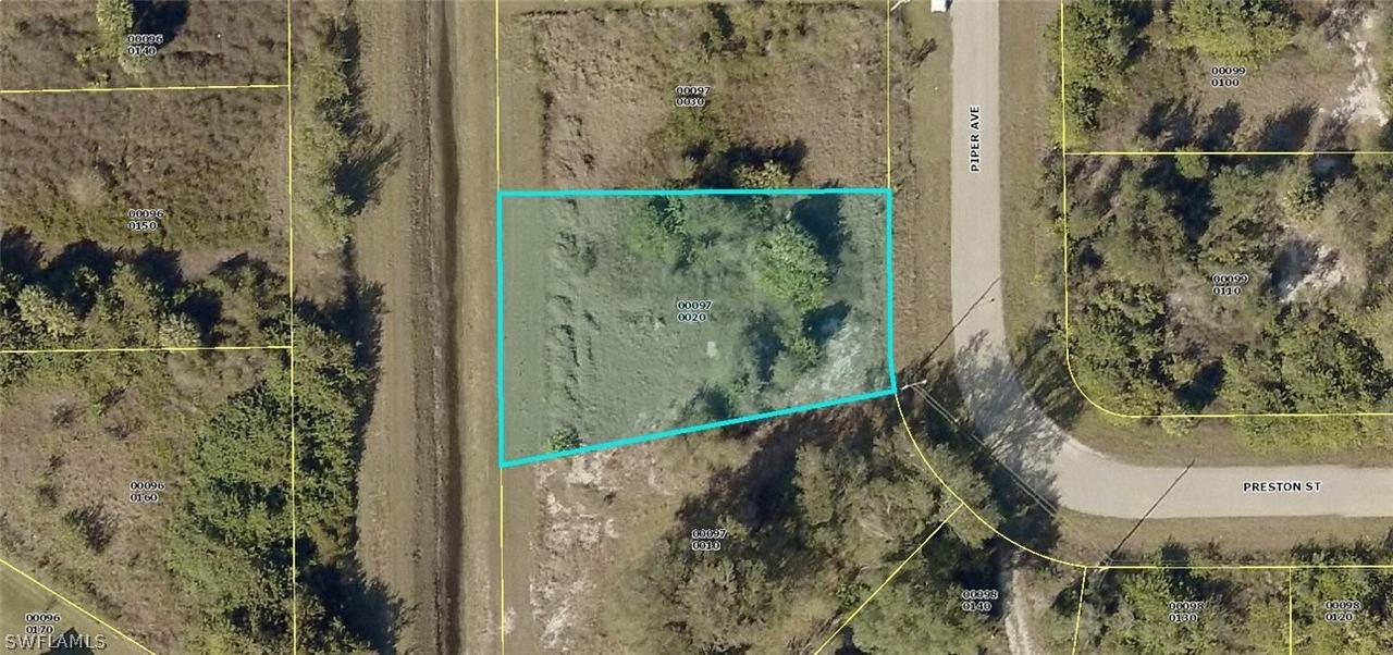 442 Piper Ave., Lehigh Acres, FL 33974