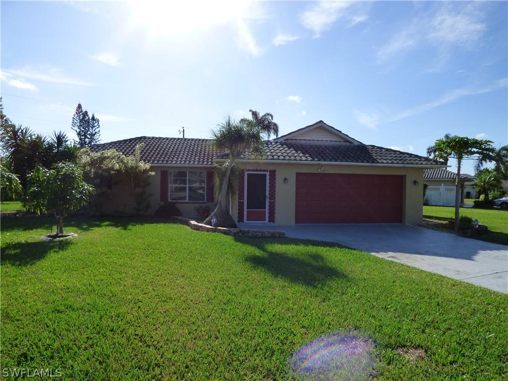 90 Riviera St., Lehigh Acres, FL 33936