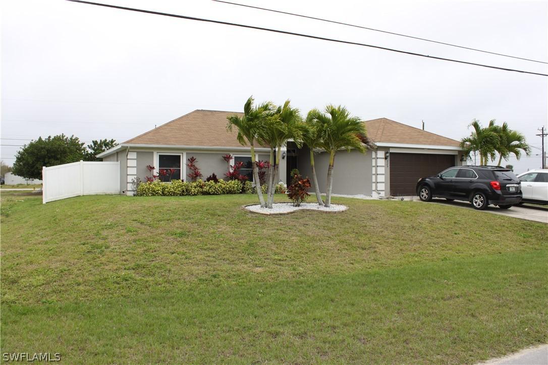 725 NE 7th Pl., Cape Coral, FL 33909