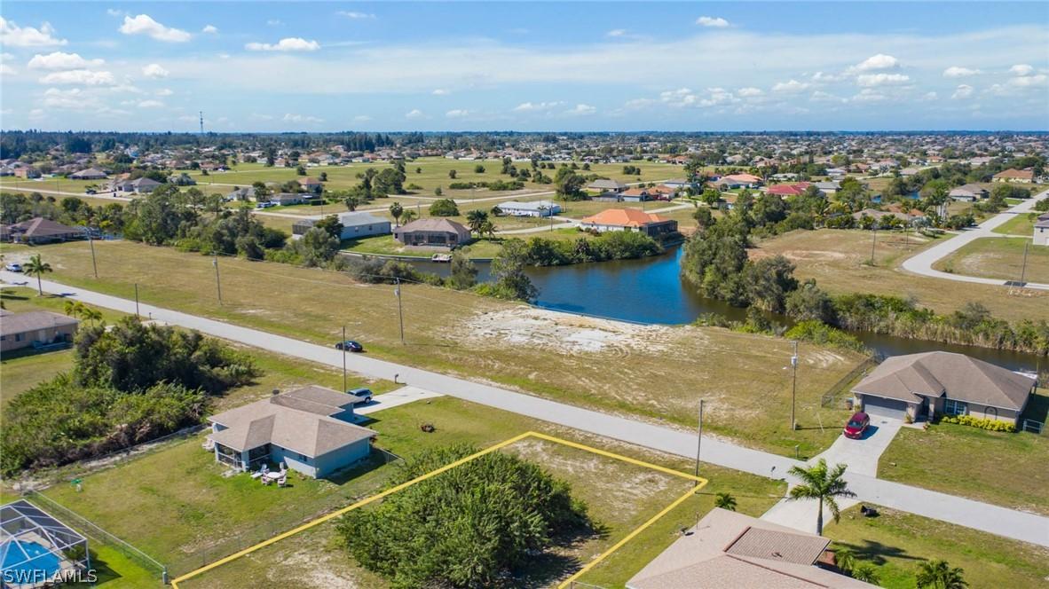 413 NW 18th Pl., Cape Coral, FL 33993