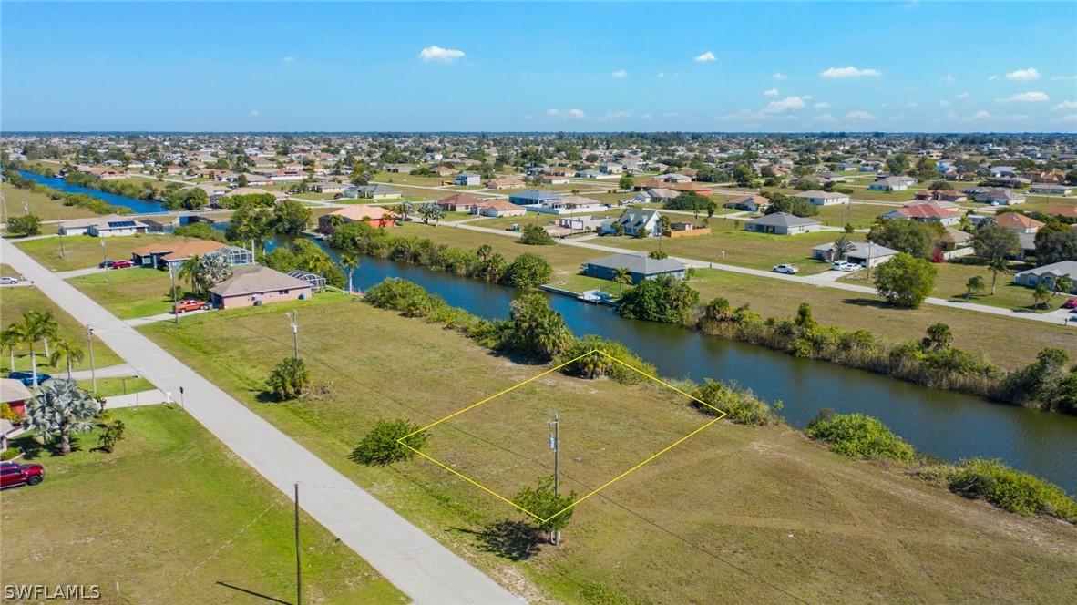 931 NW 9th Pl., Cape Coral, FL 33993