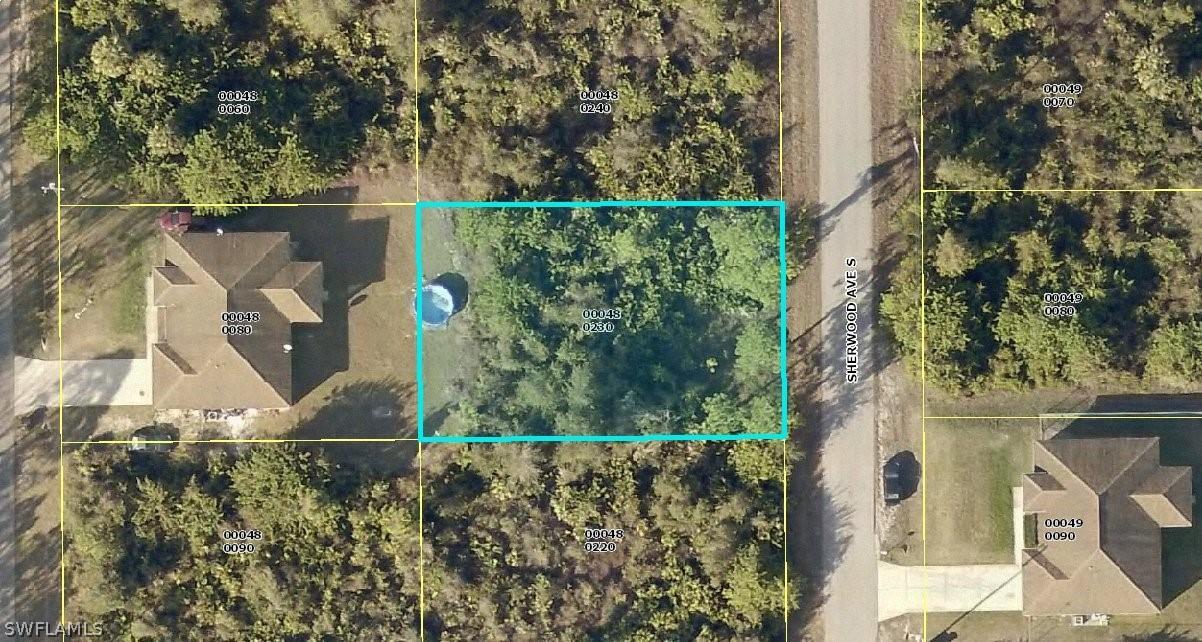 560 Sherwood Ave., Lehigh Acres, FL 33974