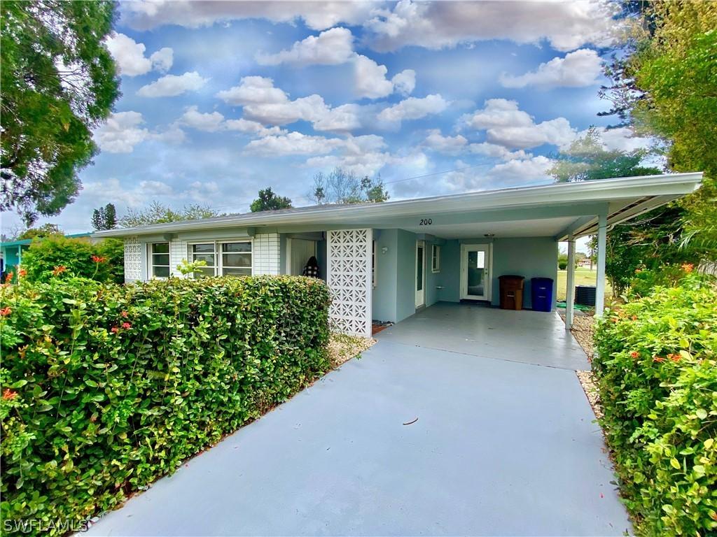 200 Coolidge Ave., Lehigh Acres, FL 33936