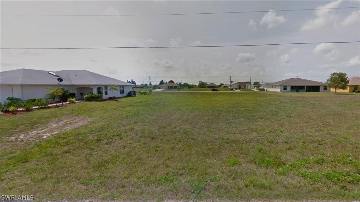 2022 NE 8th Pl., Cape Coral, FL 33909