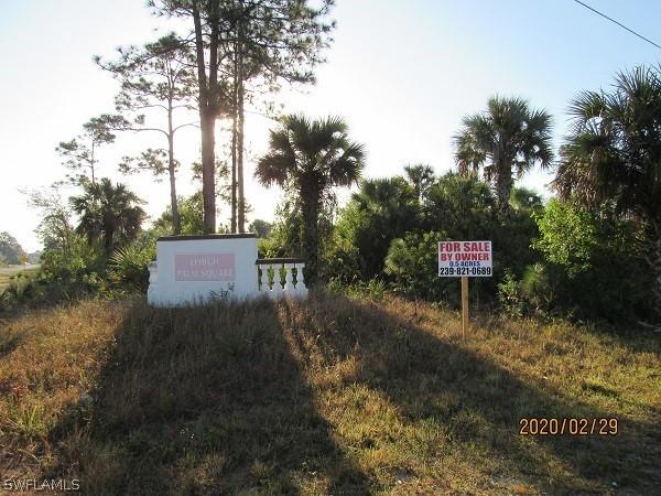 422 Poinsettia Ave., Lehigh Acres, FL 33972