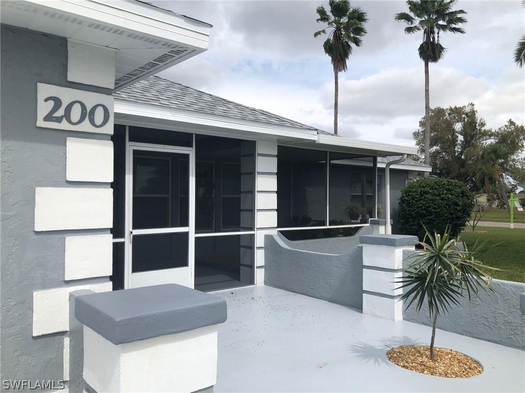 200 Highview Ave., Lehigh Acres, FL 33936