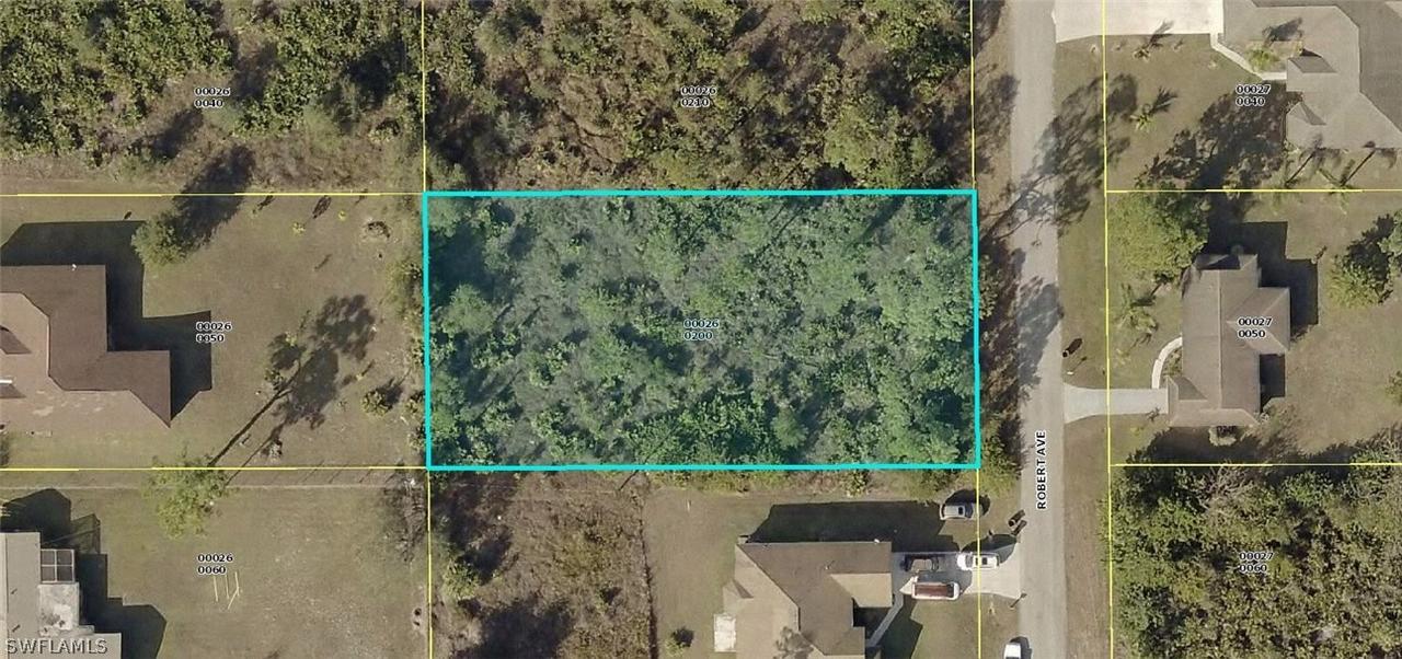 1015 Robert Ave., Lehigh Acres, FL 33936