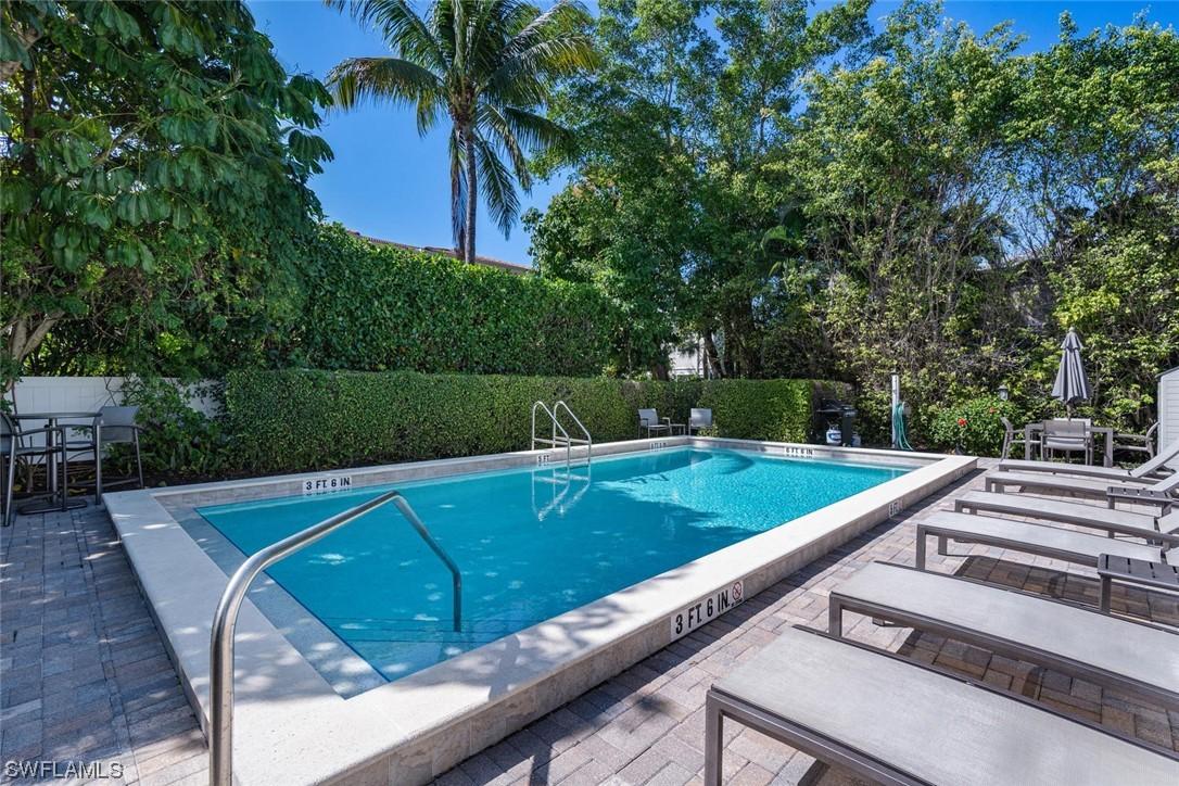 349 8th Ave., Naples, FL 34102