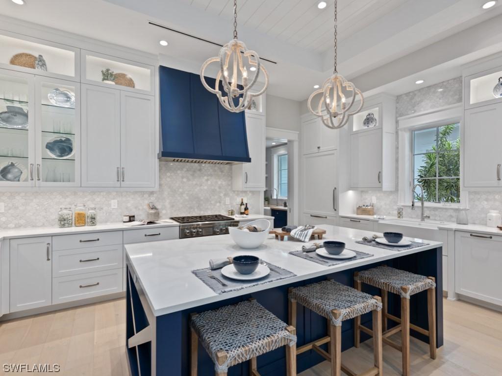 1463 2nd Ave., Naples, FL 34102