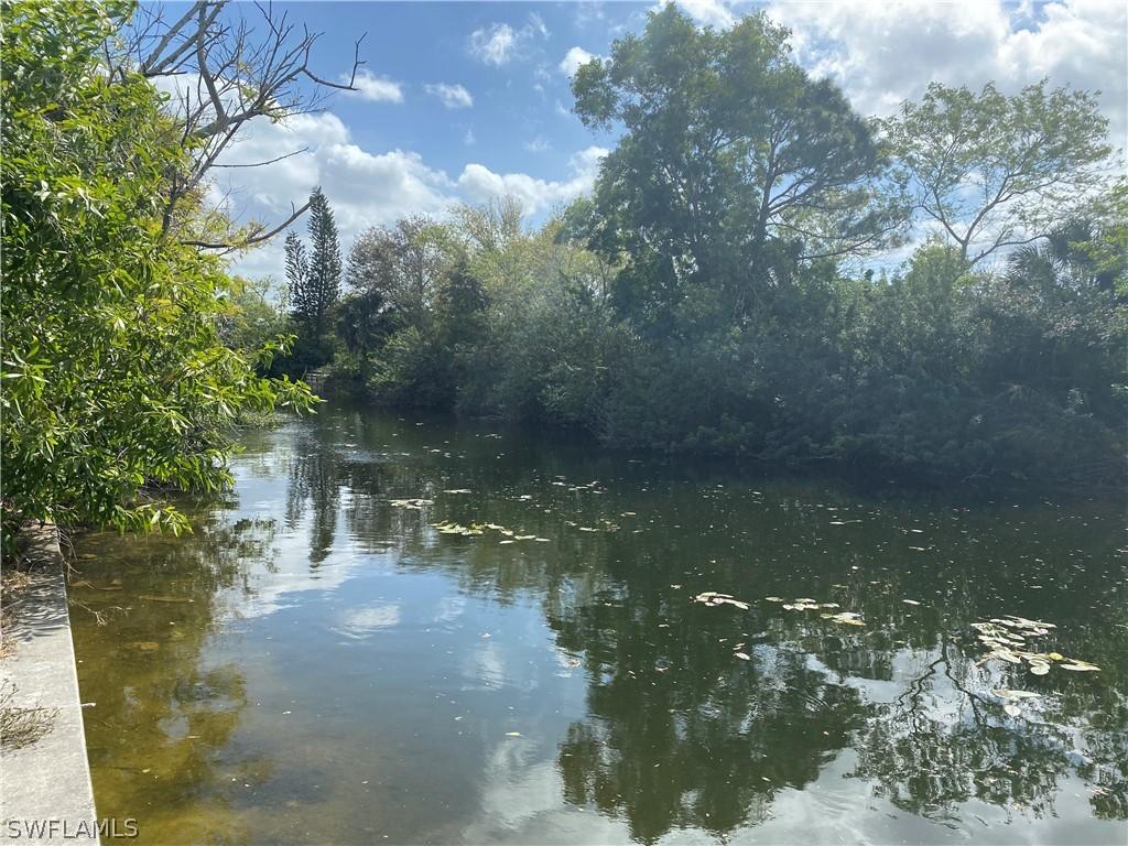 536 SE 6th Ter., Cape Coral, FL 33990