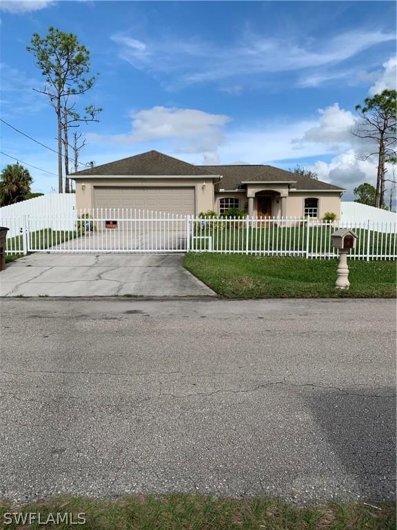 2834 Nancy Dr., Lehigh Acres, FL 33971