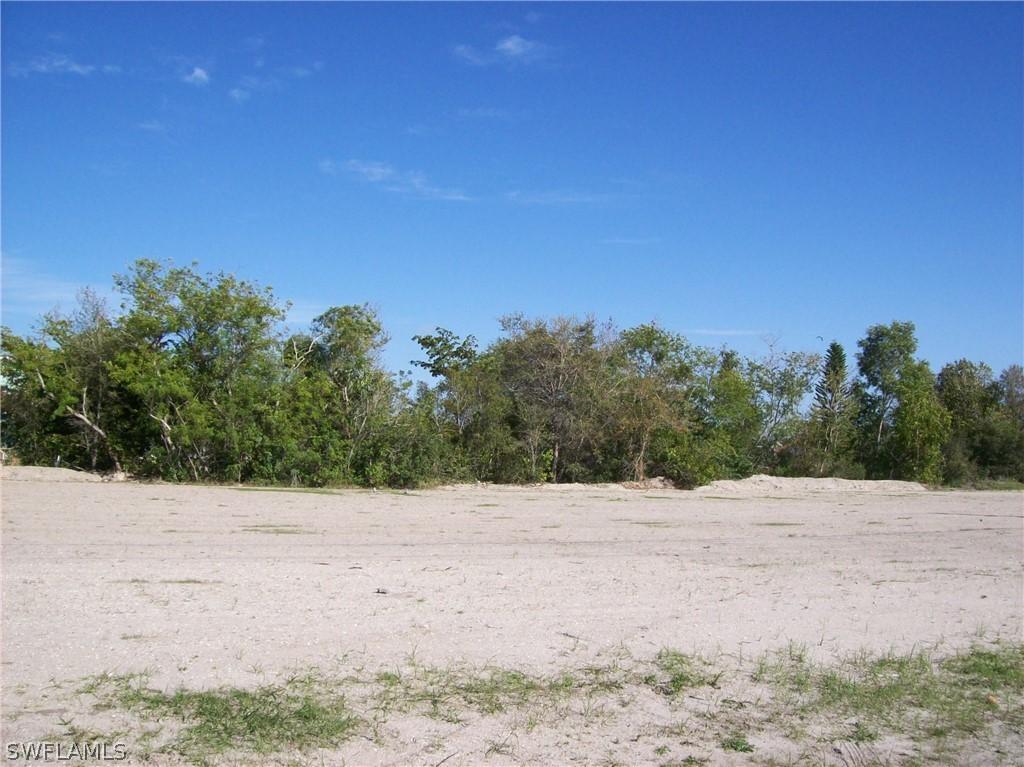 139 SE 1st Pl., Cape Coral, FL 33990