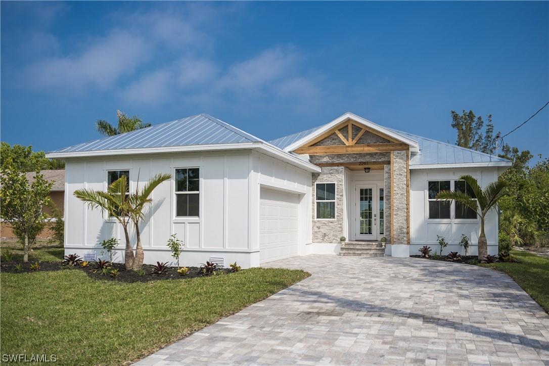 2291 Thomasson Dr., Naples, FL 34112