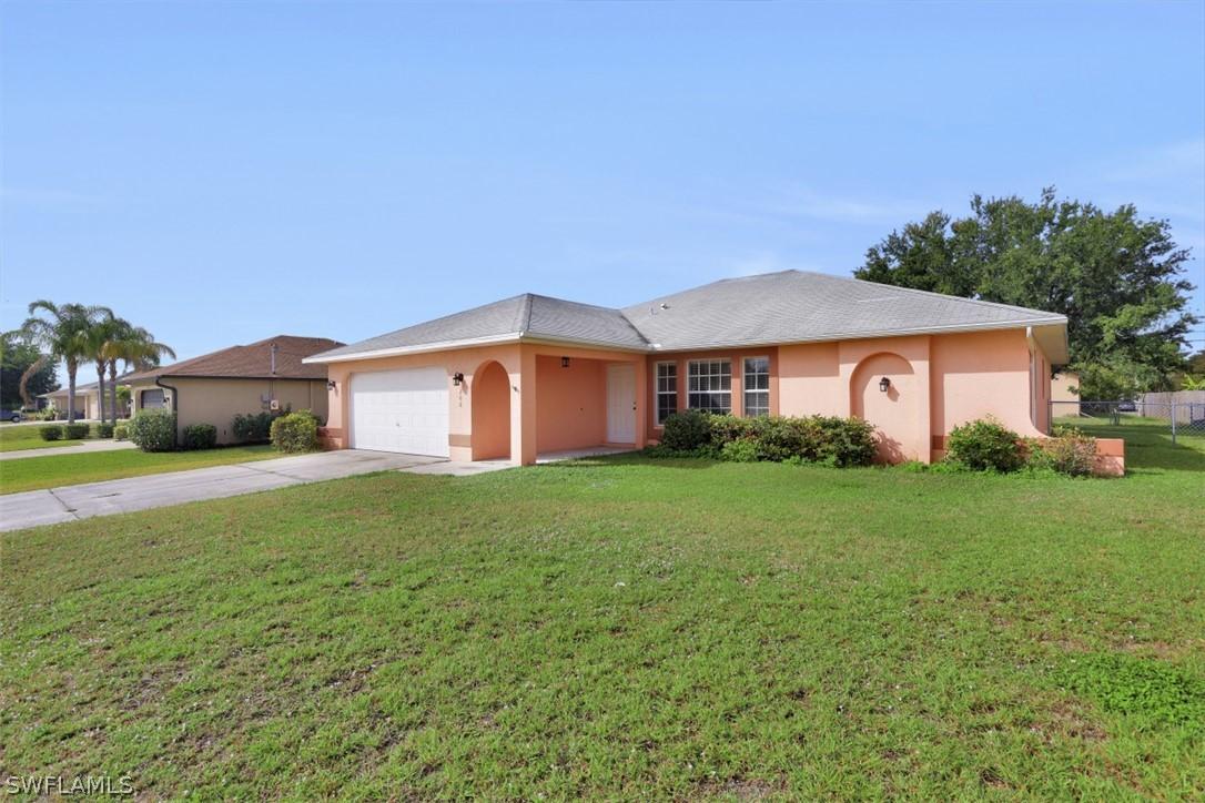 206 NE 10th Pl., Cape Coral, FL 33909