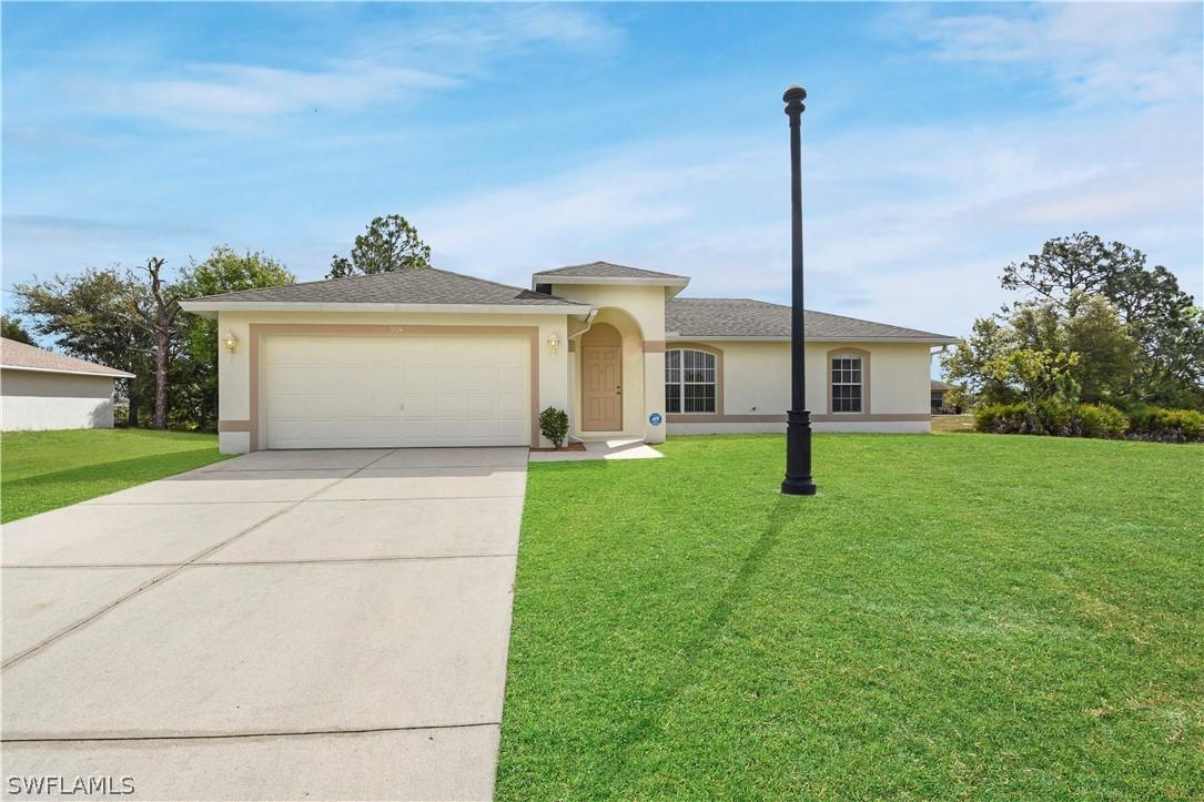 904 Sally Ave., Lehigh Acres, FL 33971