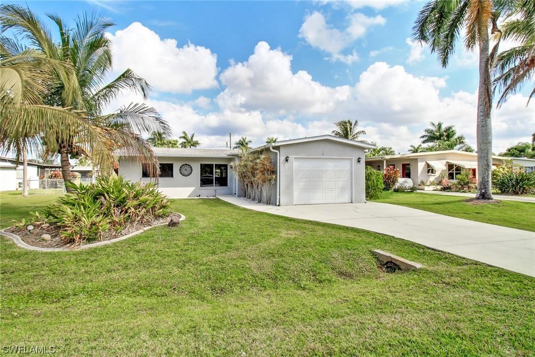 9948 Almetta Ave., Fort Myers, FL 33919