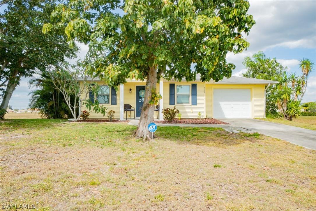 711 NE 15th Ter., Cape Coral, FL 33909