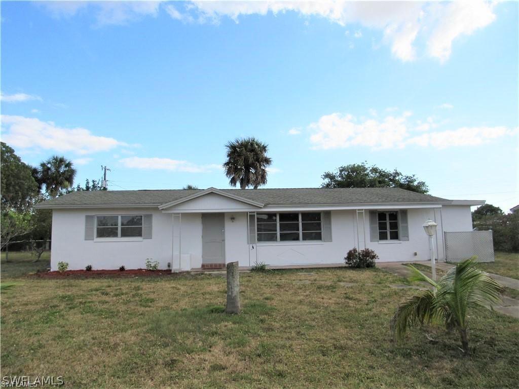 1410 Huntdale St., Lehigh Acres, FL 33936