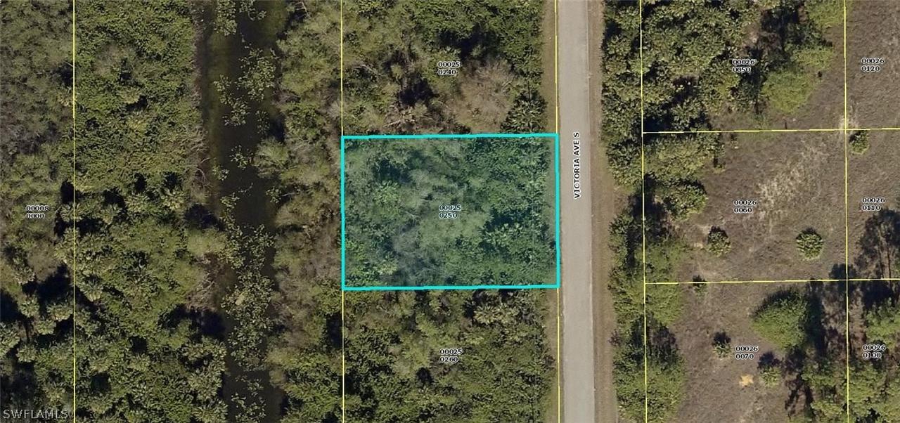 190 Victoria Ave., Lehigh Acres, FL 33974