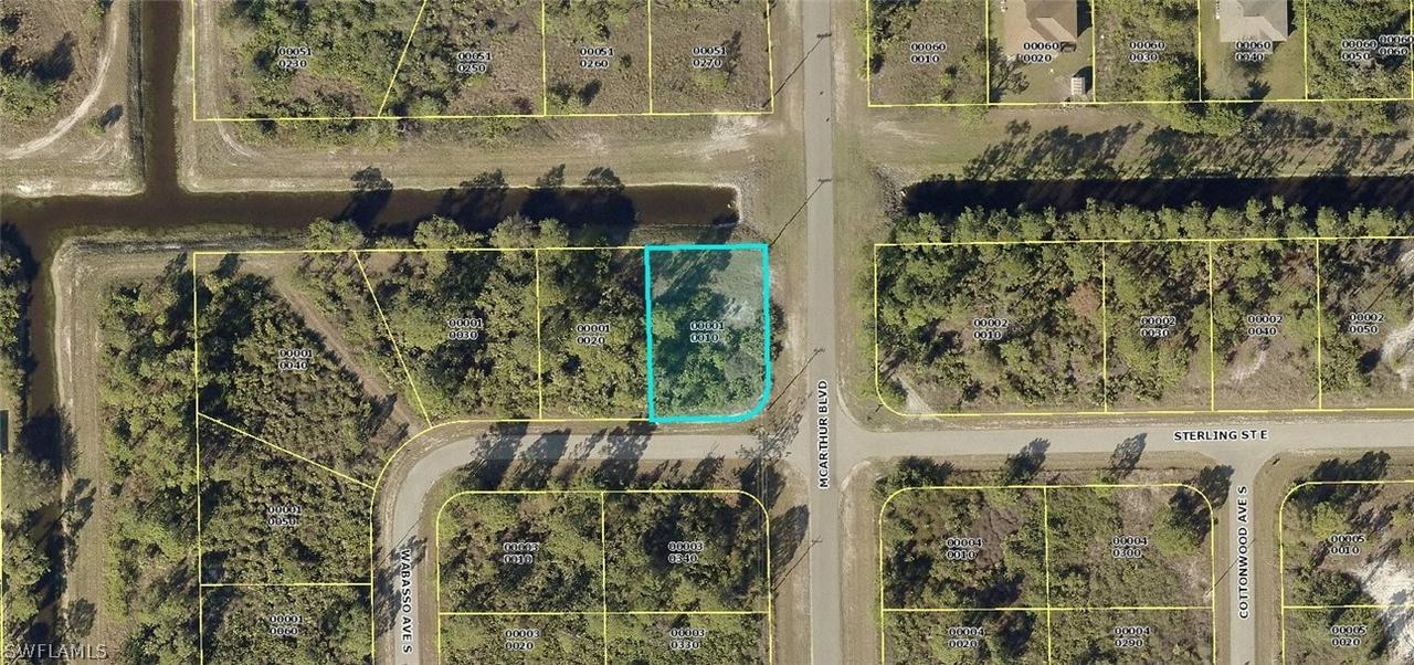 907 Sterling St., Lehigh Acres, FL 33974