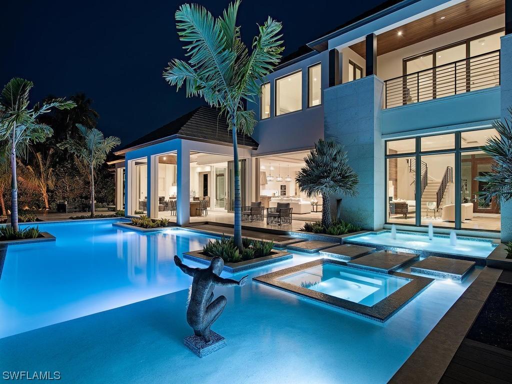 3300 Green Dolphin Ln., Naples, FL 34102