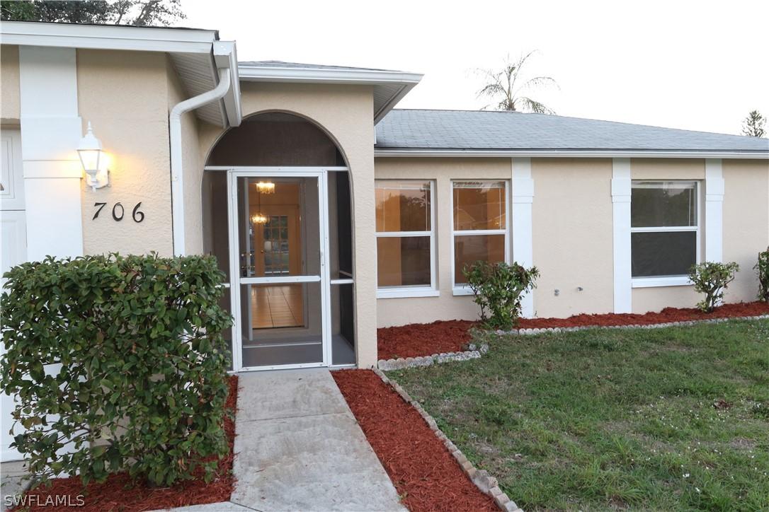 706 SW 10th Pl., Cape Coral, FL 33991