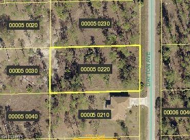 1221 Dayton Ave., Lehigh Acres, FL 33972