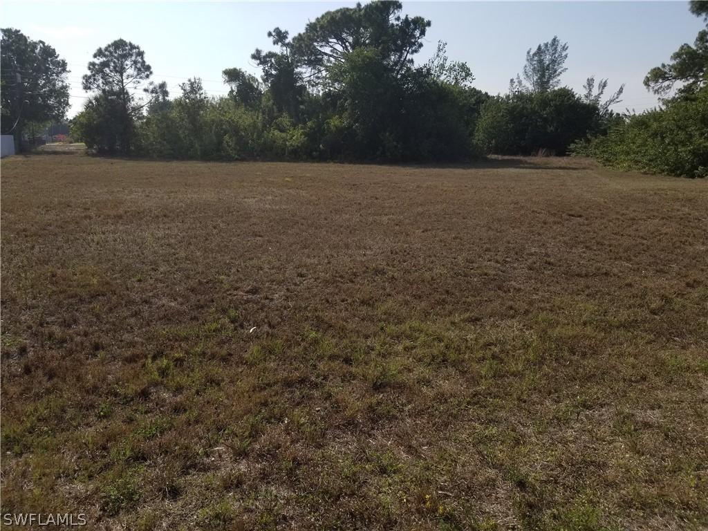 25 Massachusetts Rd., Lehigh Acres, FL 33936