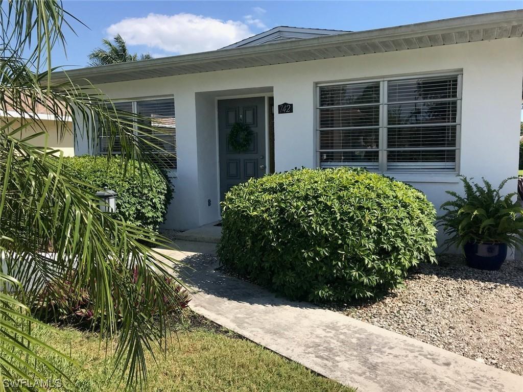 742 98th Ave., Naples, FL 34108