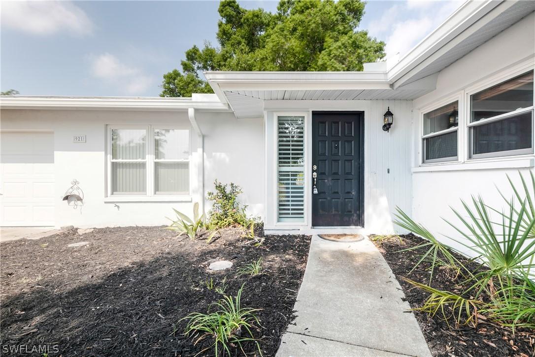 921 Glenn Ave., Lehigh Acres, FL 33972