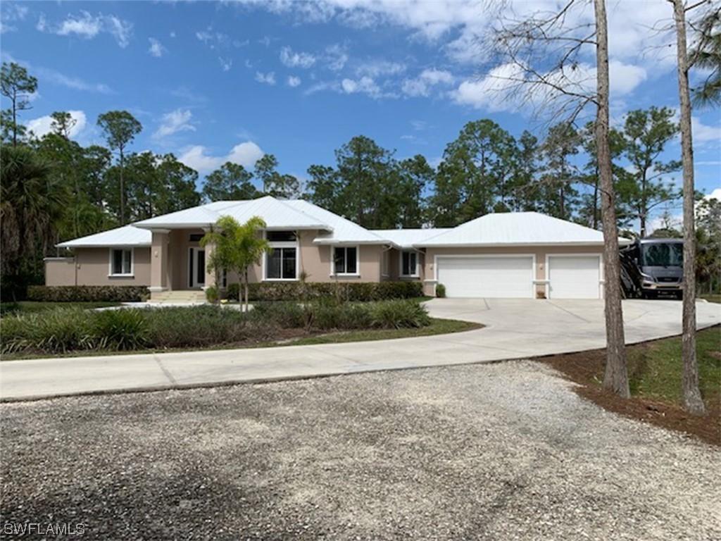 4677 5th Ave., Naples, FL 34119