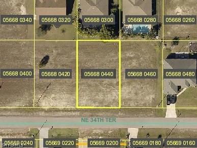 2135 NE 34th Ter., Cape Coral, FL 33909