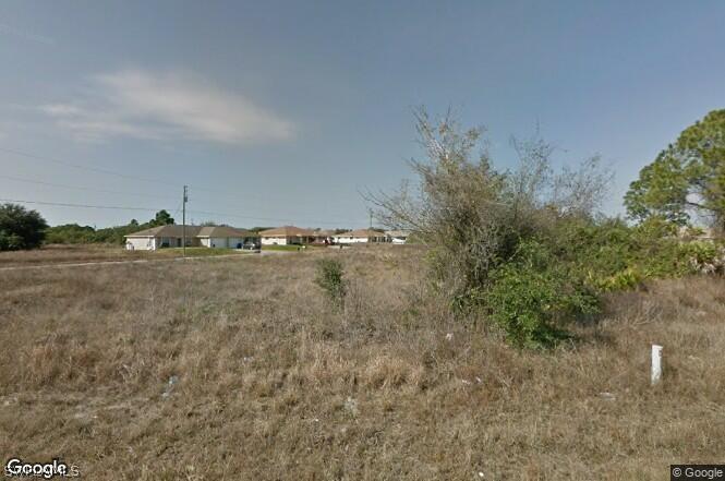 1528 Gordon Ave., Lehigh Acres, FL 33973