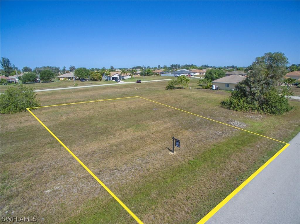 1302 NE 2nd Pl., Cape Coral, FL 33909