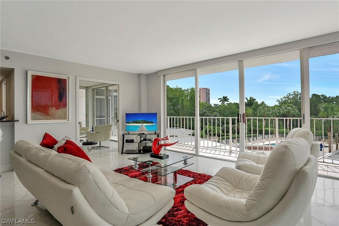 6361 Pelican Bay Blvd. #105, Naples, FL 34108